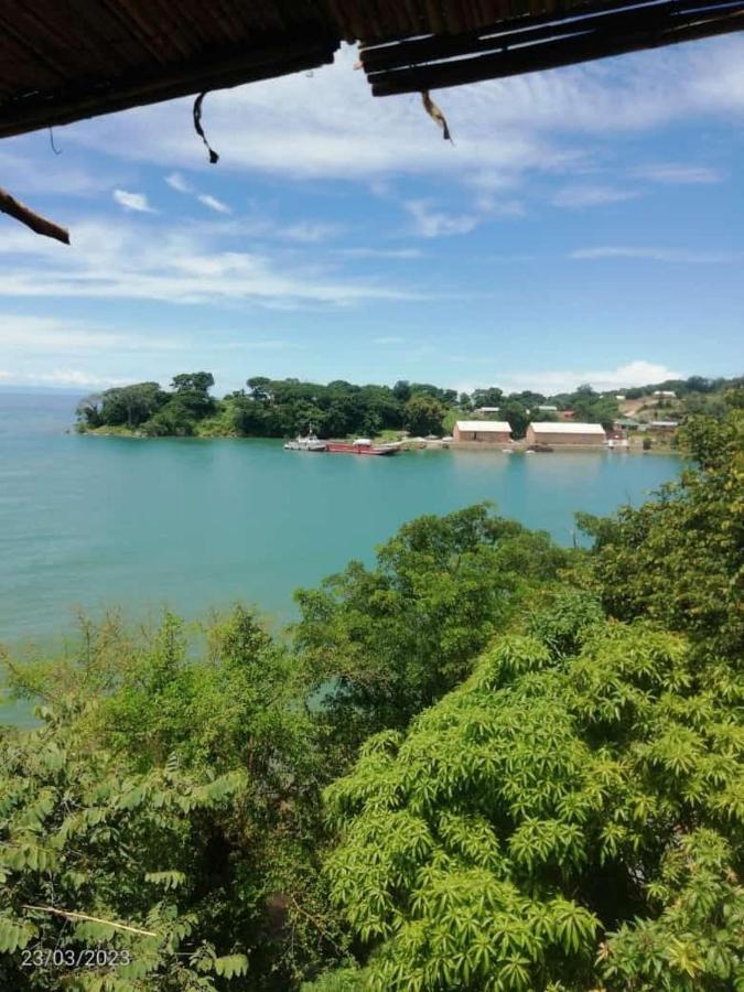 Soul Rebel Lodge & Backpackers Nkhata Bay Esterno foto