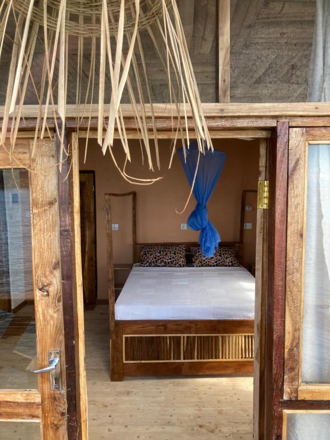 Soul Rebel Lodge & Backpackers Nkhata Bay Esterno foto