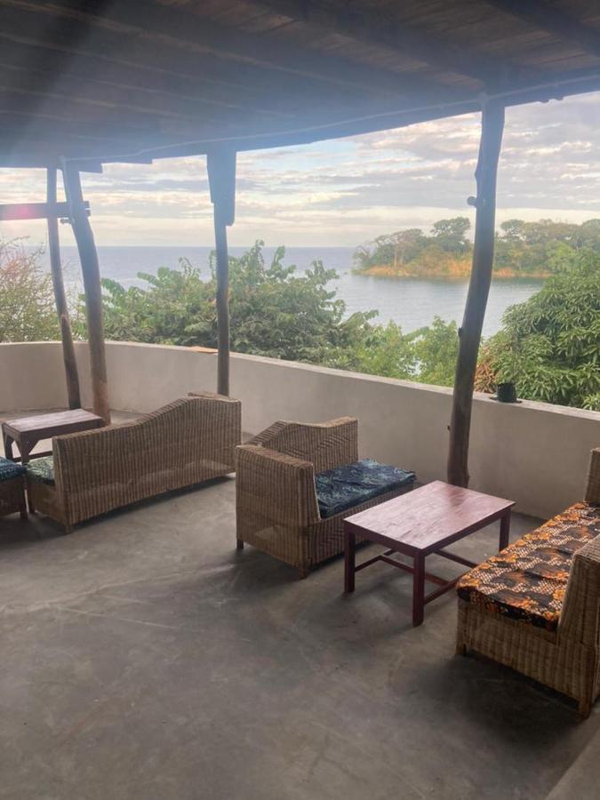 Soul Rebel Lodge & Backpackers Nkhata Bay Esterno foto