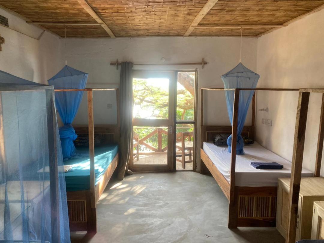 Soul Rebel Lodge & Backpackers Nkhata Bay Esterno foto