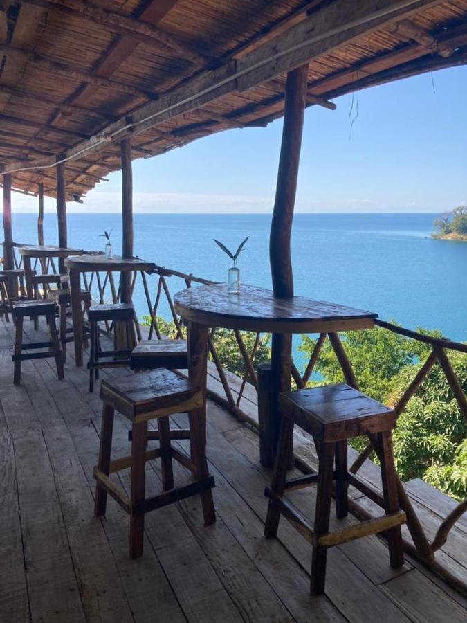 Soul Rebel Lodge & Backpackers Nkhata Bay Esterno foto