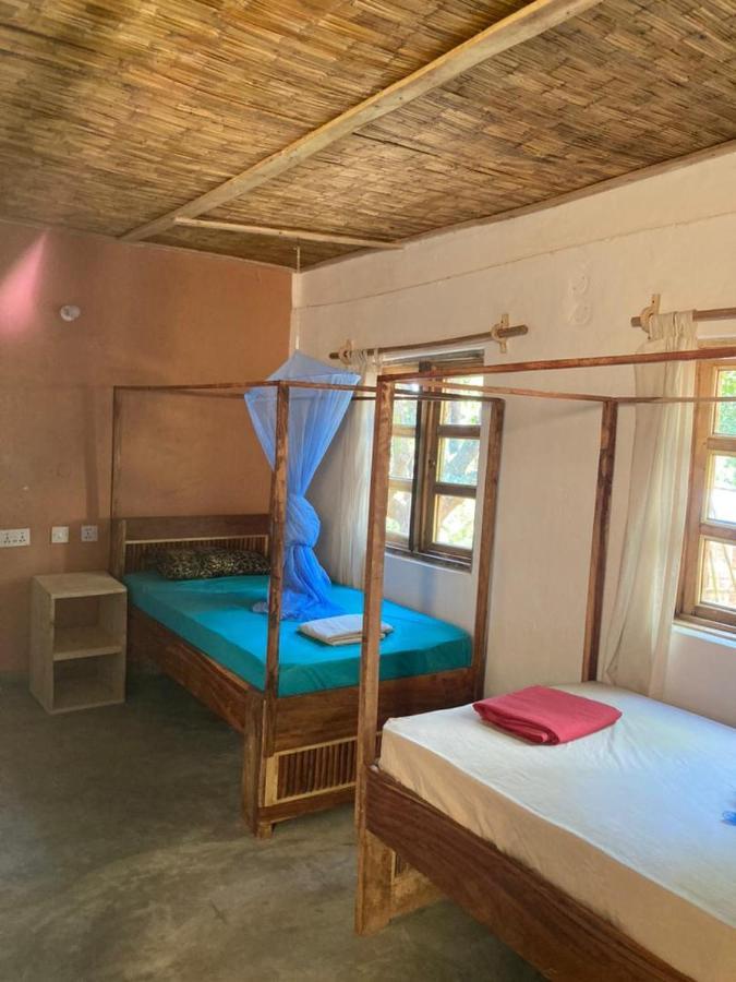 Soul Rebel Lodge & Backpackers Nkhata Bay Esterno foto