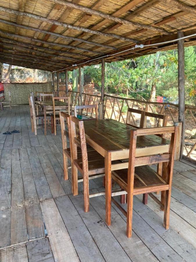 Soul Rebel Lodge & Backpackers Nkhata Bay Esterno foto