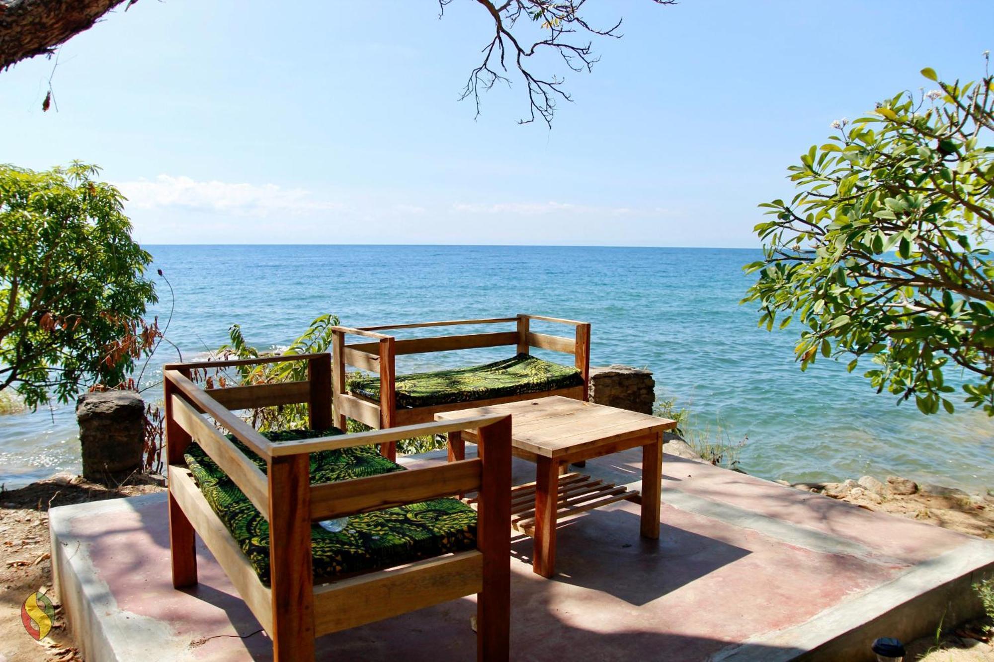 Soul Rebel Lodge & Backpackers Nkhata Bay Esterno foto