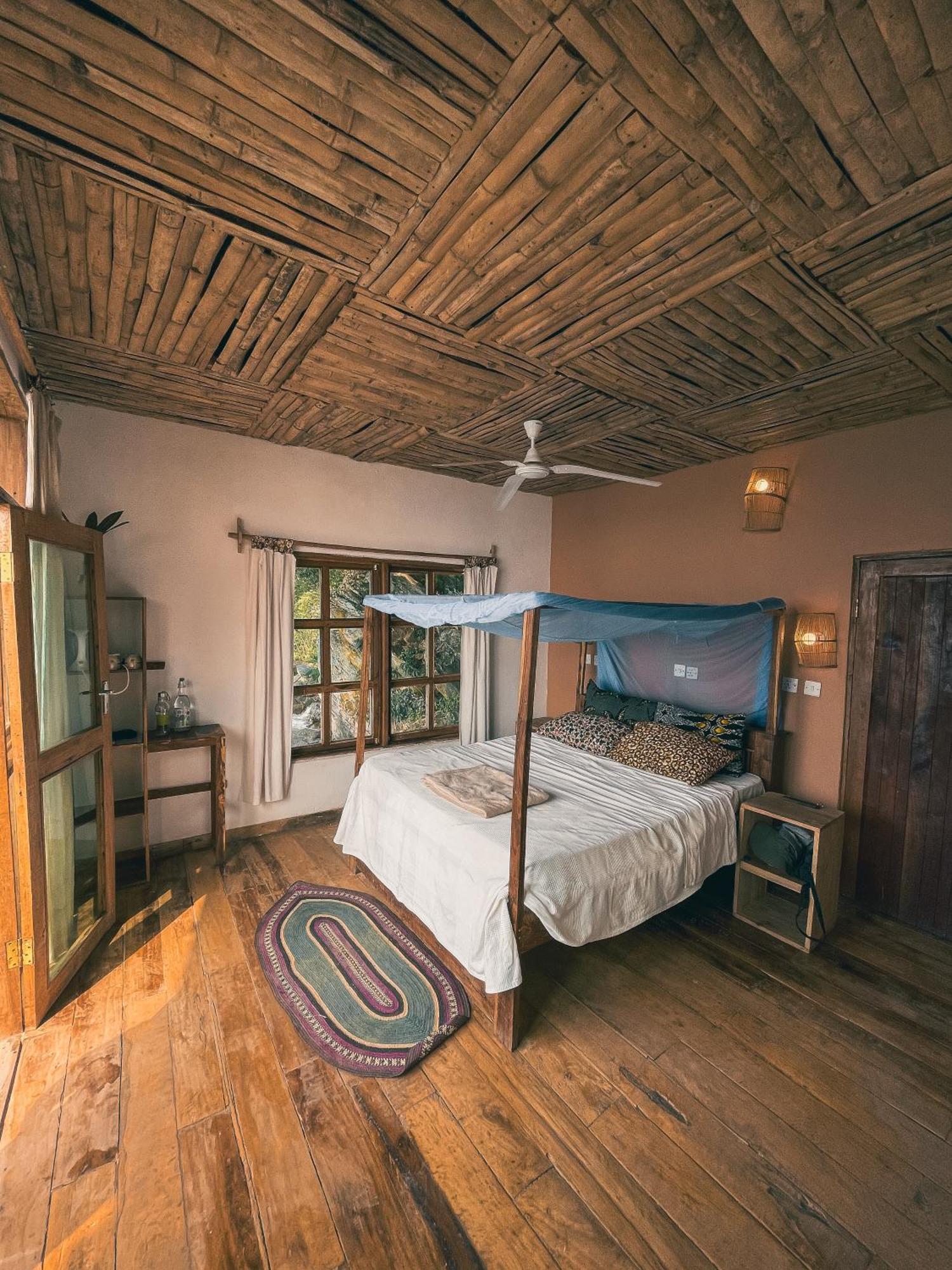 Soul Rebel Lodge & Backpackers Nkhata Bay Esterno foto
