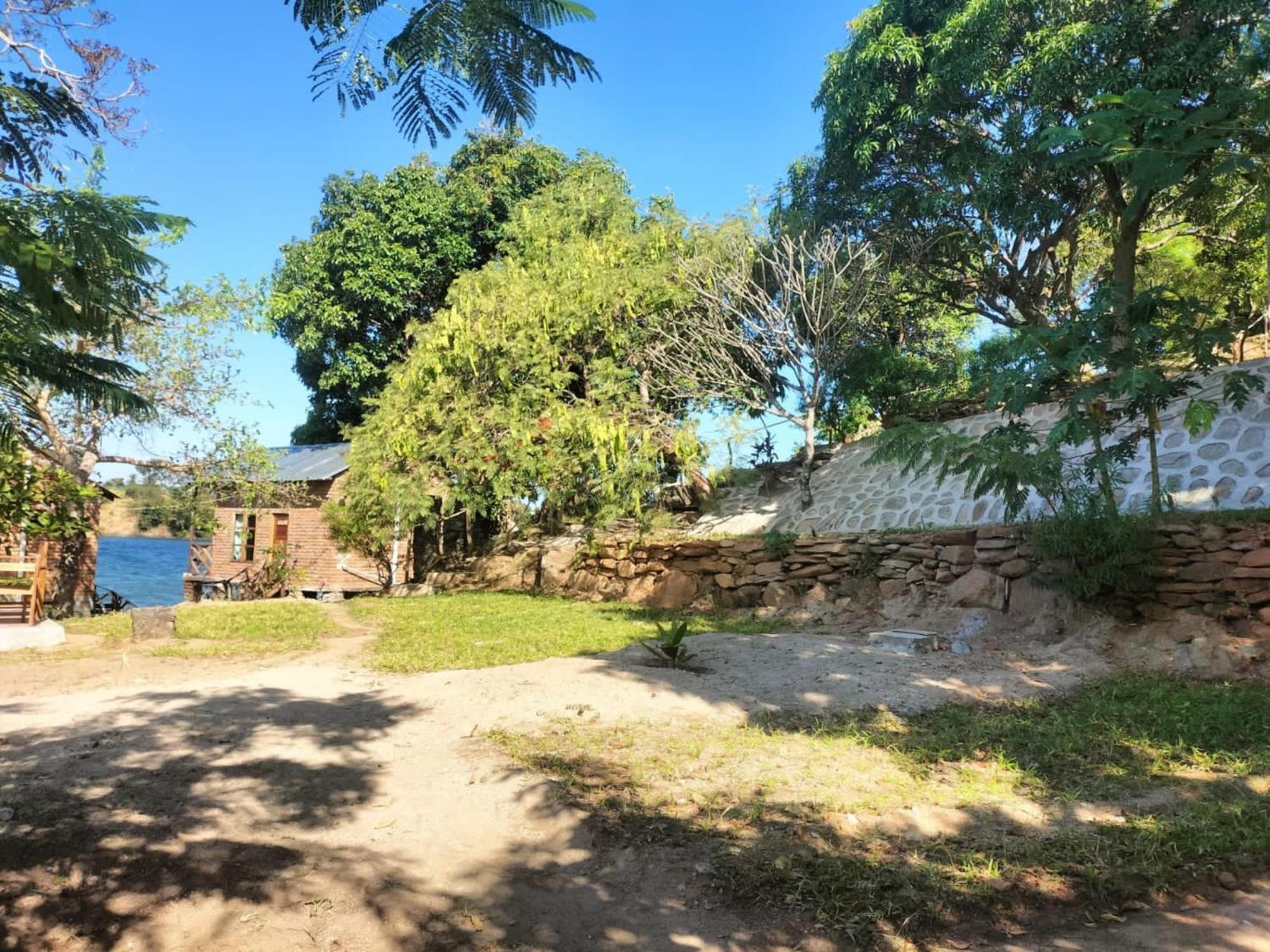 Soul Rebel Lodge & Backpackers Nkhata Bay Esterno foto